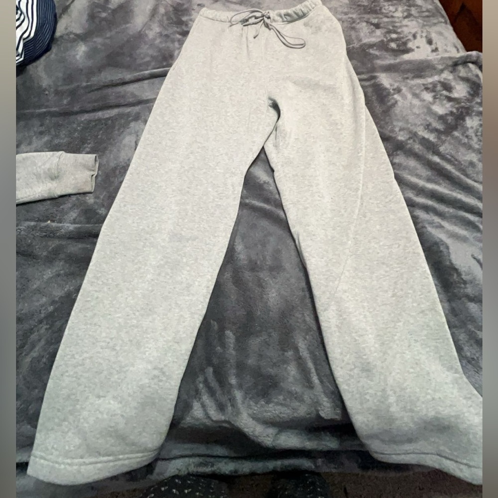 Grey sweat pants size small